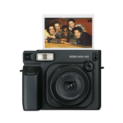 instax WIDE 400 - Promotional images - 03 Front with photo - Black_0043_Stack (1-1)